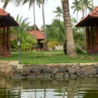 Kondai Lip Hotel Alappuzha Bagian luar foto