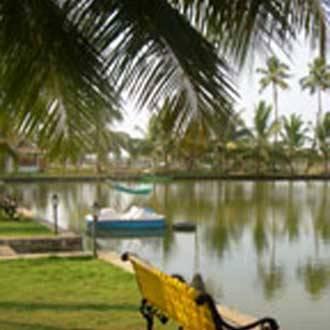Kondai Lip Hotel Alappuzha Bagian luar foto